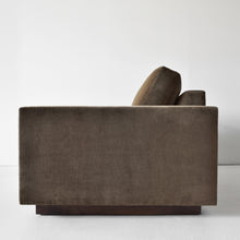 Load image into Gallery viewer, Dakota Sofa
